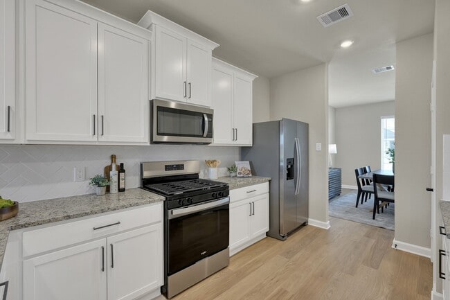 Building Photo - 23110 Dadi Orchid Dr