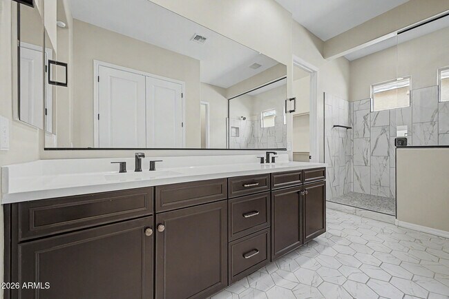 Building Photo - 5116 N 185th Ave
