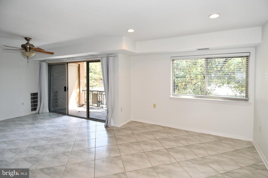 Building Photo - 12415 Braxfield Ct