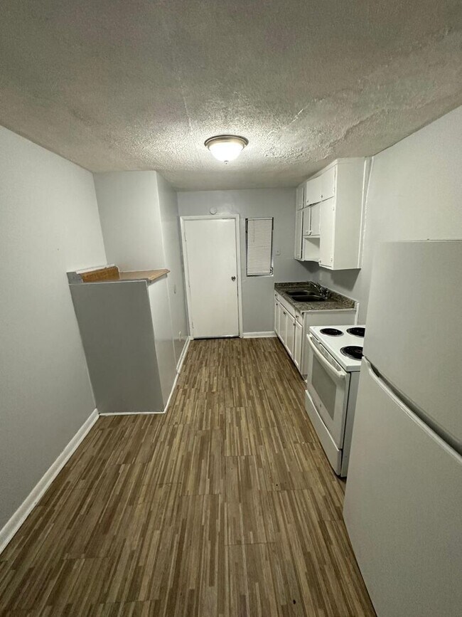 Building Photo - 2845/2847 W 6th St.