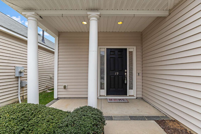 Building Photo - 19 Denby Cir