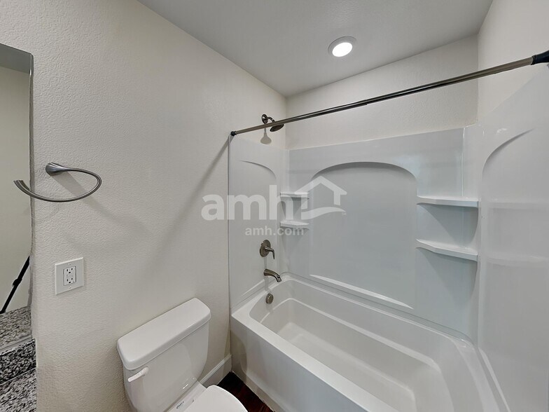 Building Photo - 9289 Baylee Bay Court