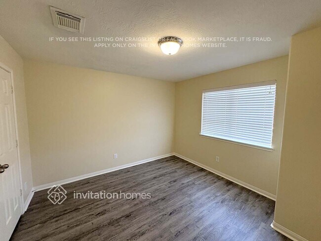 Building Photo - 4030 Falvel Shadow Creek Dr