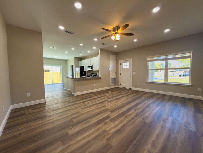 Building Photo - 6635 Water St