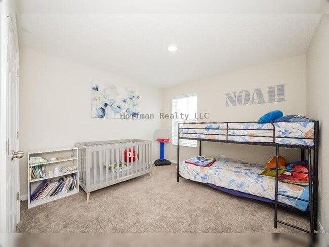 Building Photo - Spacious 5-Bedroom Home in Amenity-Rich Tr...