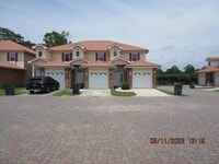 Building Photo - Upgraded End-Unit Townhome Minutes From Eglin AFB