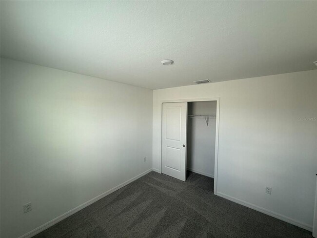 Building Photo - 3565 Dahlia Dr