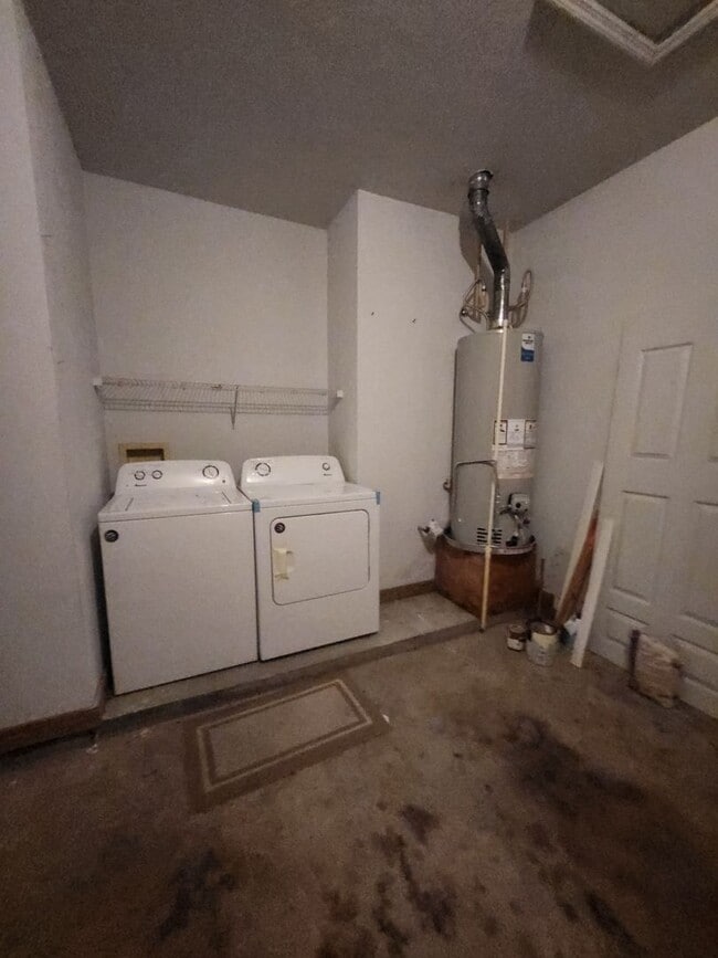 Building Photo - Move in Ready in NW Gainesville!