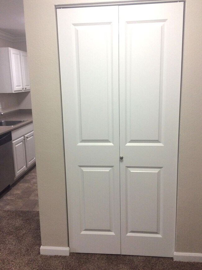 Building Photo - Beautiful 1 BDRM/1 BATH Condo at Madera West in Federal Way!