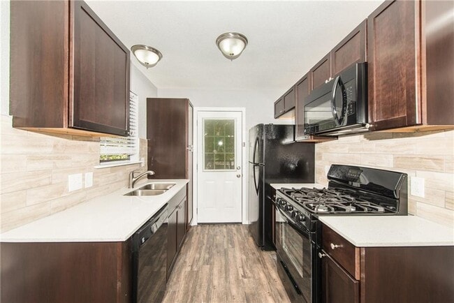 Primary Photo - 1803 Rawhide Dr
