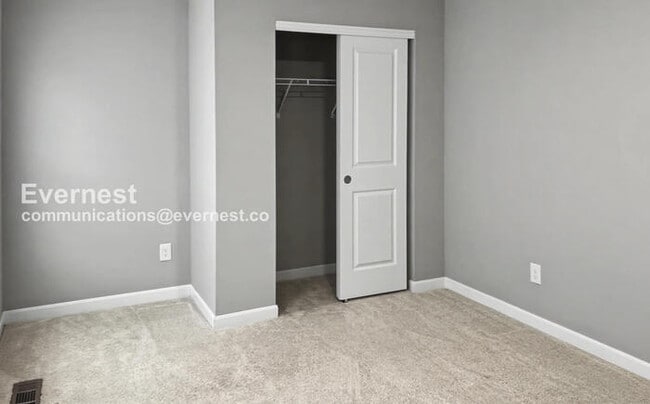 Building Photo - 6227 Kemp St