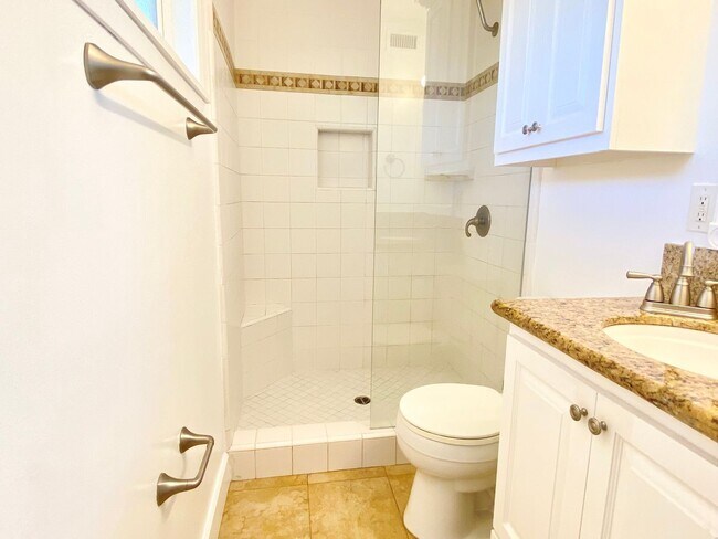 Building Photo - Beautiful Single Story Home Across From Ro...