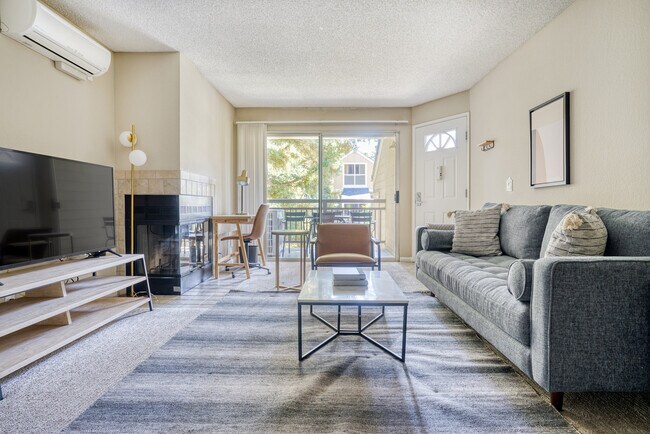 Primary Photo - 141 Saratoga Ave