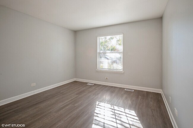 Building Photo - 298 Pembridge Ln