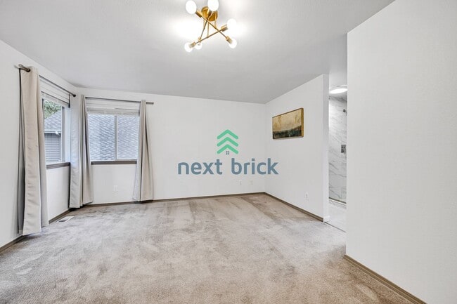Building Photo - 3 BED & 2.5 BATH FOR RENT