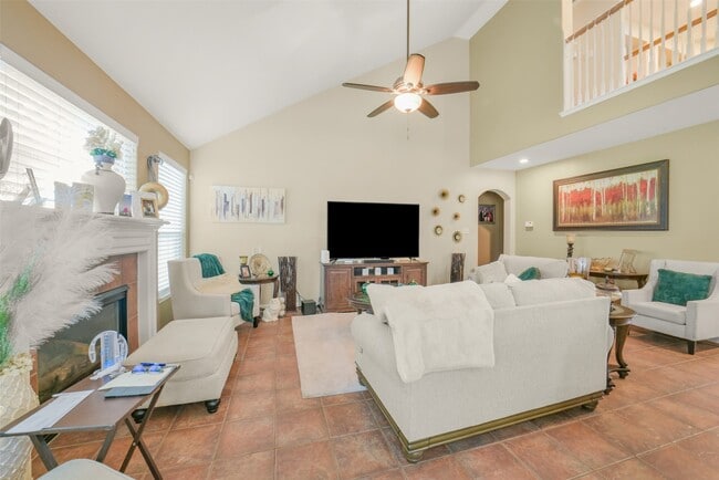 Building Photo - 2103 Blue Water Bay Dr
