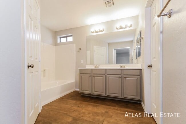 Building Photo - 17254 W Country Gables Dr