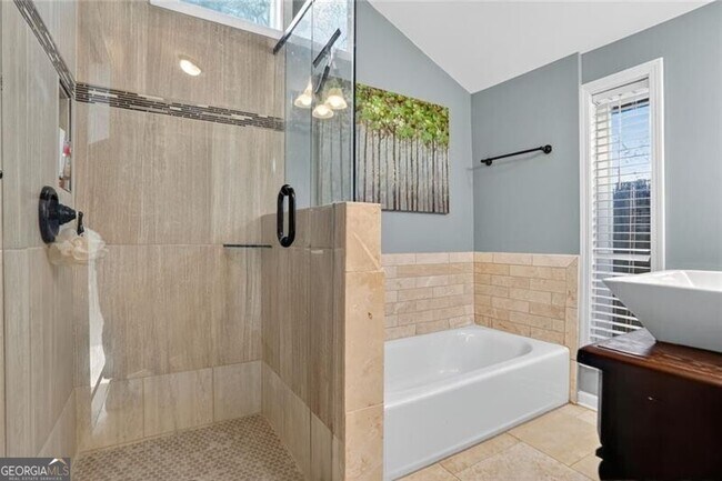 Building Photo - 3671 Bishop Dr