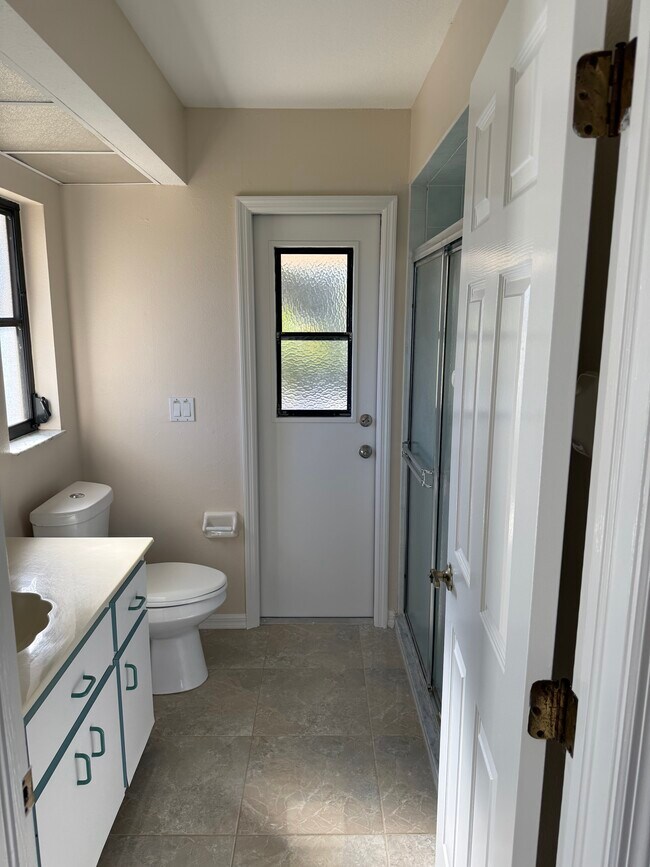 Building Photo - 486 Chamber St NW