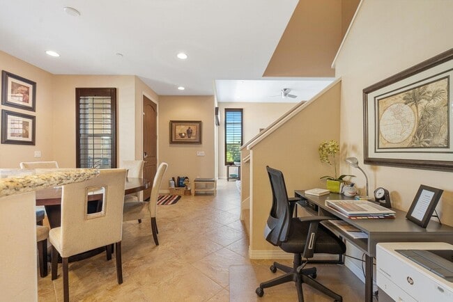 Building Photo - 52050 Rosewood Ln