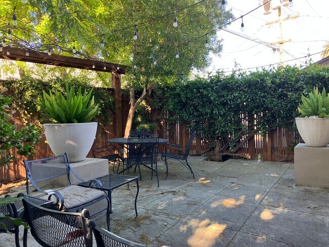 Building Photo - Charming Craftsman 2-Bedroom Home with Upd...