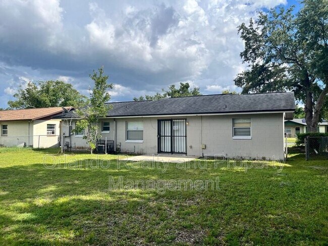 Building Photo - 5017 Elese St