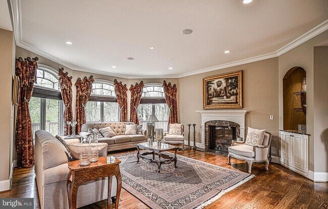 Building Photo - 7841 Montvale Way