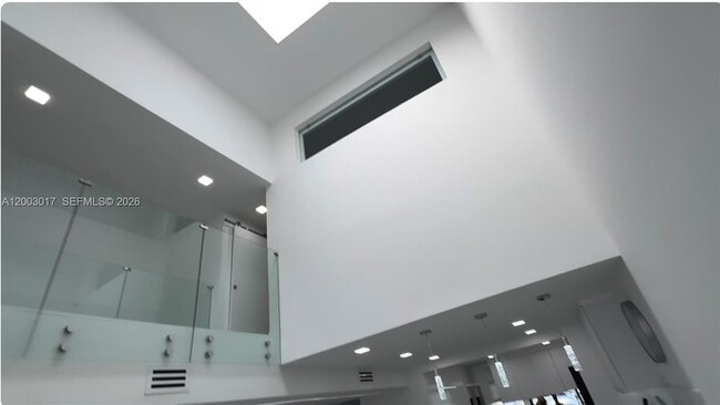 Building Photo - 336 Poinciana Island Dr