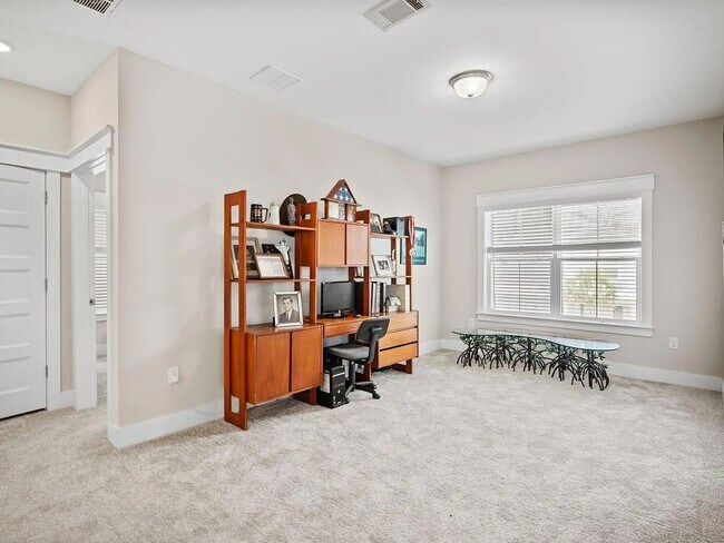Building Photo - Gorgeous newer 2-Story, 4 bedroom Home in ...