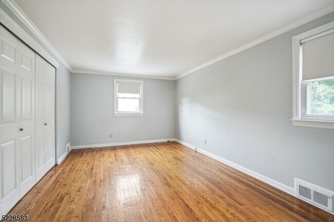 Building Photo - 21 Spier Dr