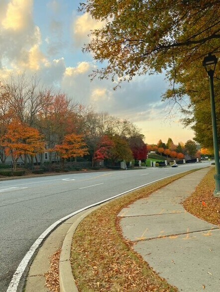 Building Photo - 6453 Chariot St