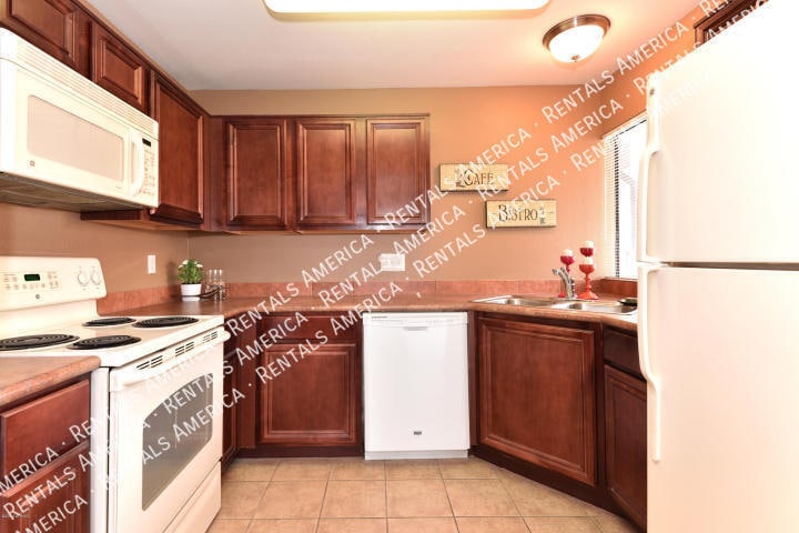 Building Photo - 10115 E Mountain View Rd