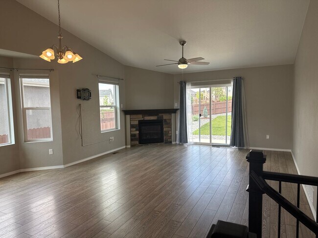 Building Photo - Beautiful stucco 4 bed rancher on premium ...