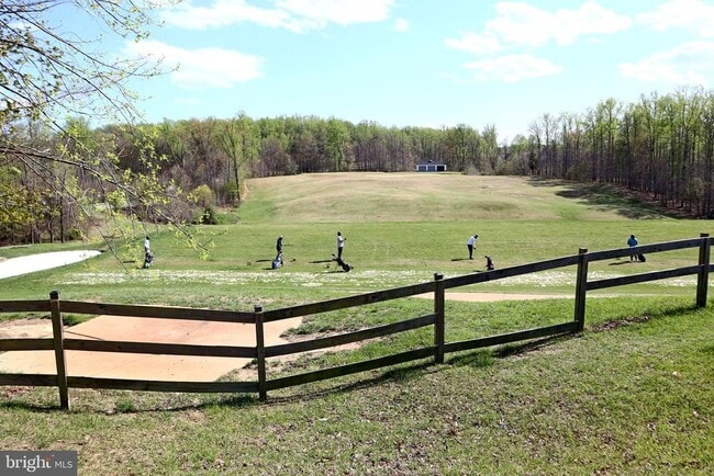 Building Photo - 2716 Lake Forest Dr