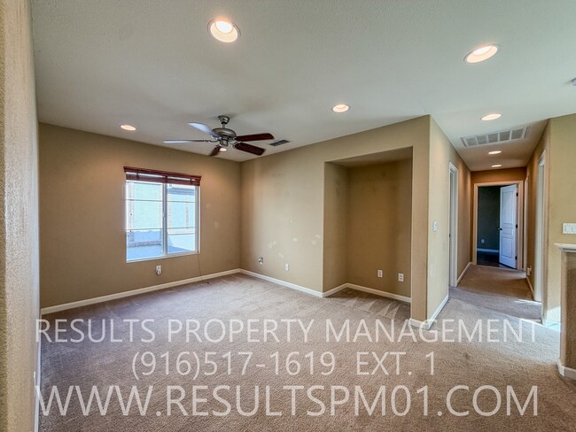 Building Photo - Lovely Courtyard Home 3 Bedroom w Bonus Rm