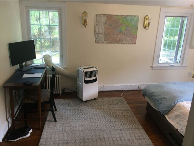 Building Photo - 1209 Westover Rd