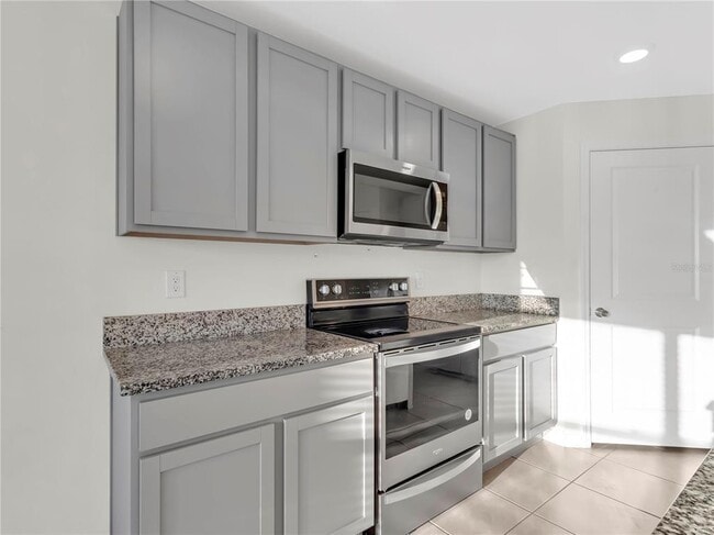 Building Photo - 16645 Mosaic Oar Dr