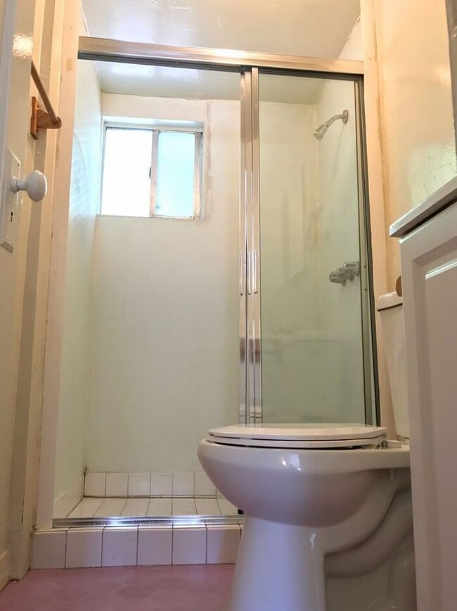 Building Photo - Studio For Rent in Lomita