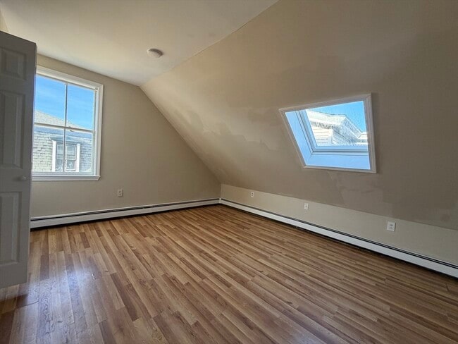 Building Photo - 36 Cork St