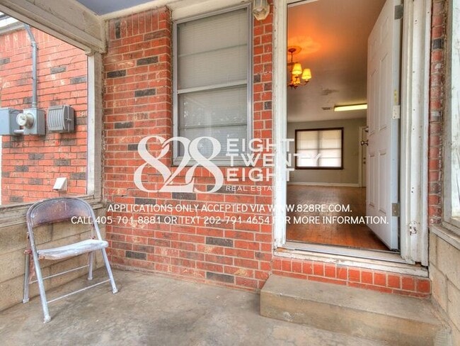 Building Photo - Cozy 2 Bed/1 Bath Single Family Brick Home...
