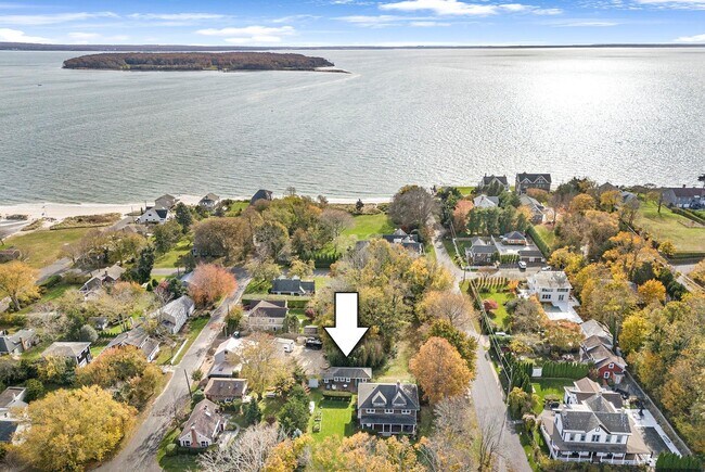 Primary Photo - 16640 Main St