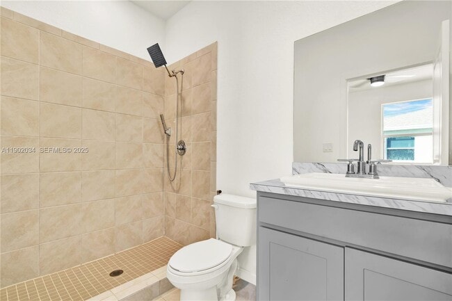 Building Photo - 496 NE 4th Terrace