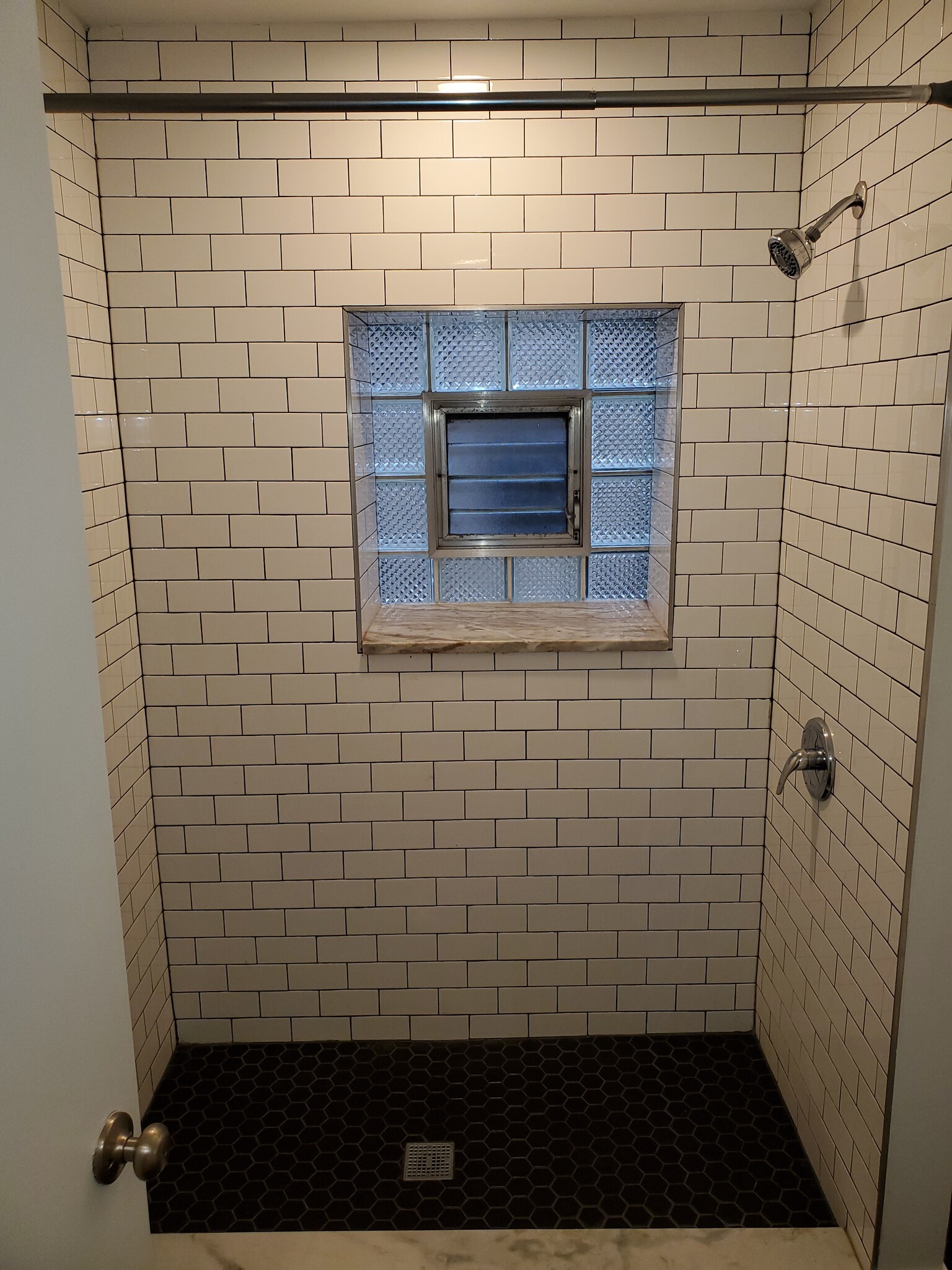 Bathroom shower with large shelf/window niche - 1309 W Fillmore St