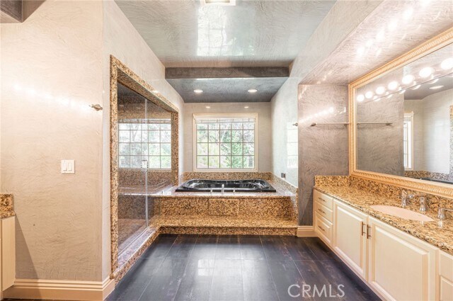 Building Photo - 3331 Oakmont View Dr