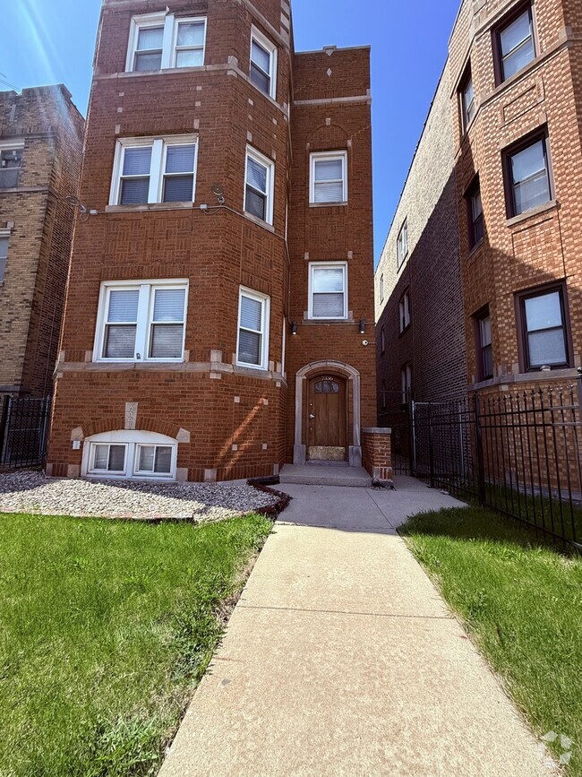 Building Photo - 7336 S Artesian Ave