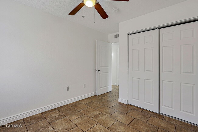 Building Photo - 287 Sunset Hills Dr