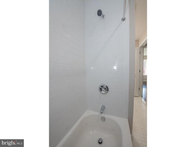 Building Photo - 437 Greenwich St