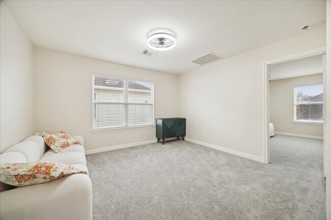 Building Photo - 17923 Hollow Hill Ln