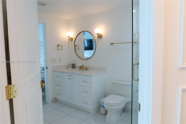 Building Photo - 500 Brickell Ave