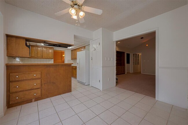 Building Photo - 15222 Torry Pines Rd